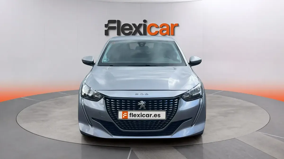 Usado Peugeot 208 Active 101 CV (74 kW) 2021 Gris Utilitario