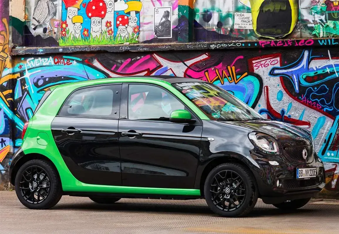 Usado Smart ForFour Electric Drive Passion 60 kW (82 CV) 2018 Gris Utilitario