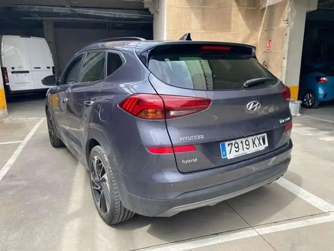Usado Hyundai Tucson Style 186 CV (136 kW) 2019 Gris SUV