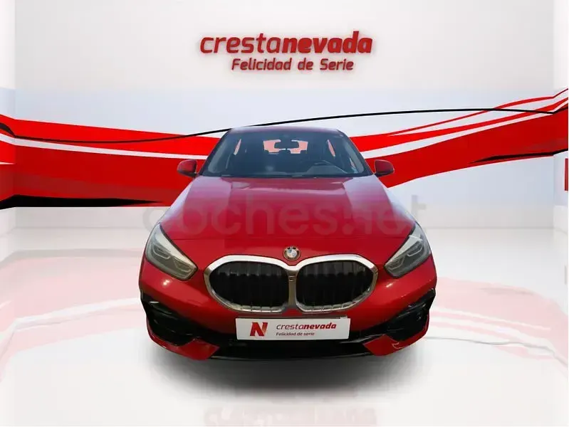 Usado BMW 118 Comfort Edition 150 CV (110 kW) 2021 Rojo Utilitario