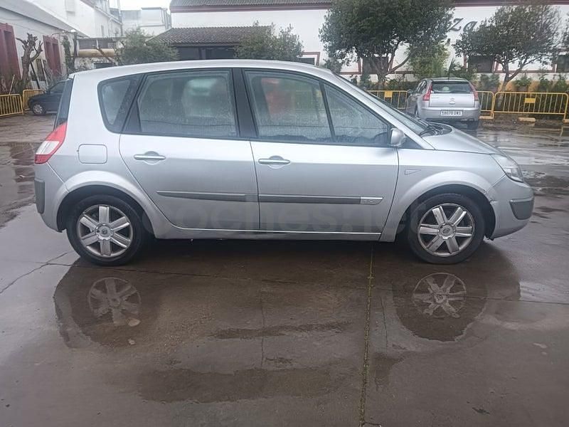 Usado Renault Scénic II Dynamique 105 CV (77 kW) 2006 Gris / plata Monovolumen