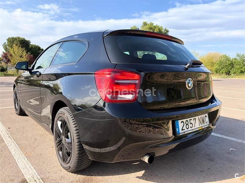 Usado BMW 114 Comfort Edition 102 CV (75 kW) 2014 Negro Utilitario