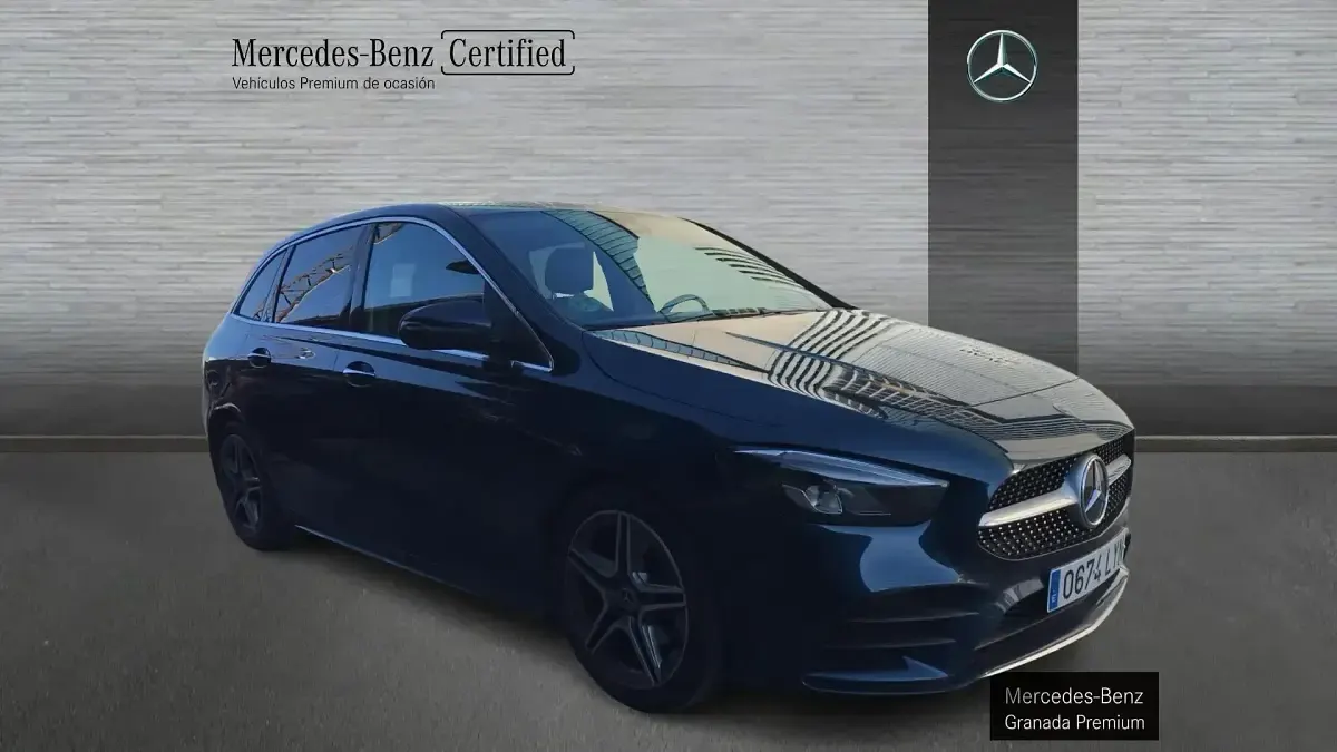 Occasion Mercedes B200 AMG line 150 PK (110 kW) 2022 Blauw MPV