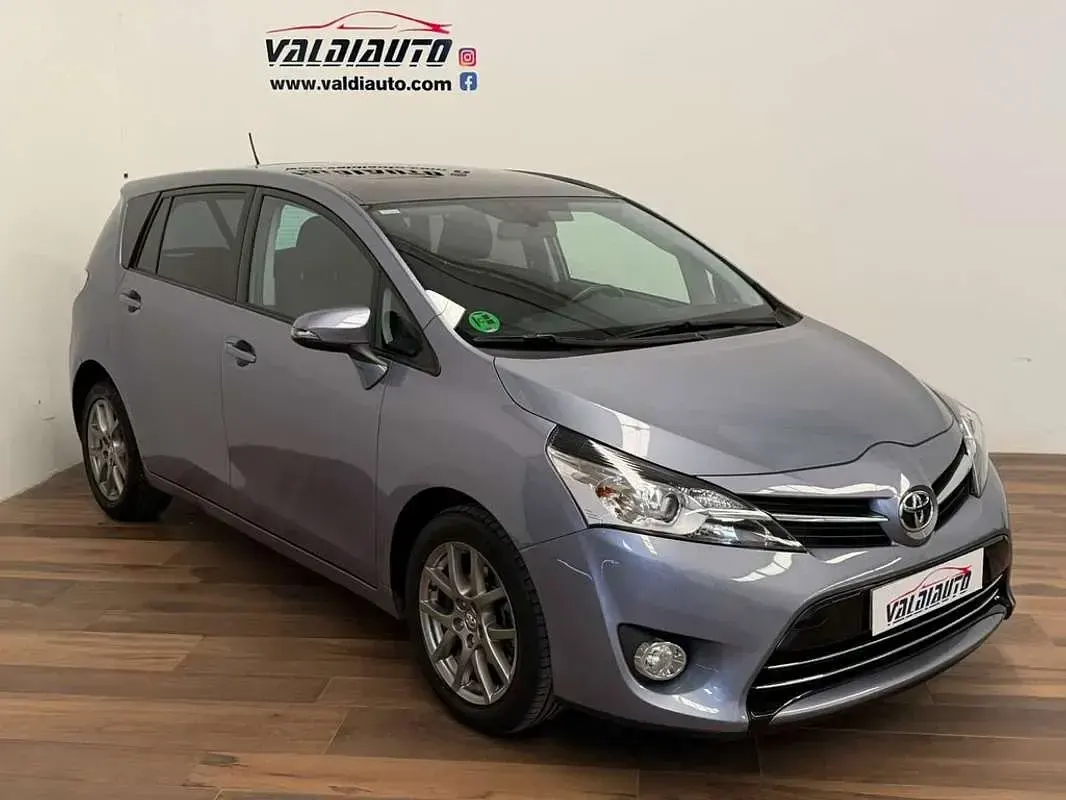 Usado Toyota Verso Live 132 CV (97 kW) 2013 Azul Monovolumen