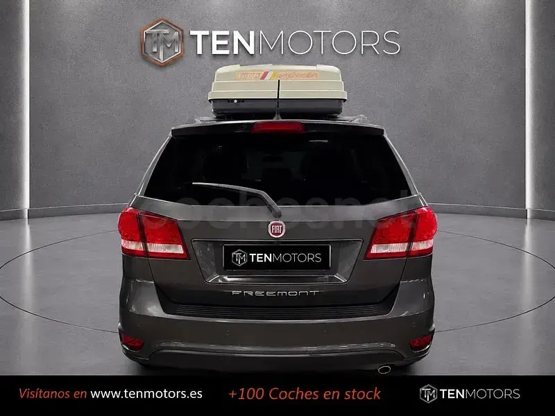 Usado Fiat Freemont Urban 140 CV (102 kW) 2014 Gris / plata SUV
