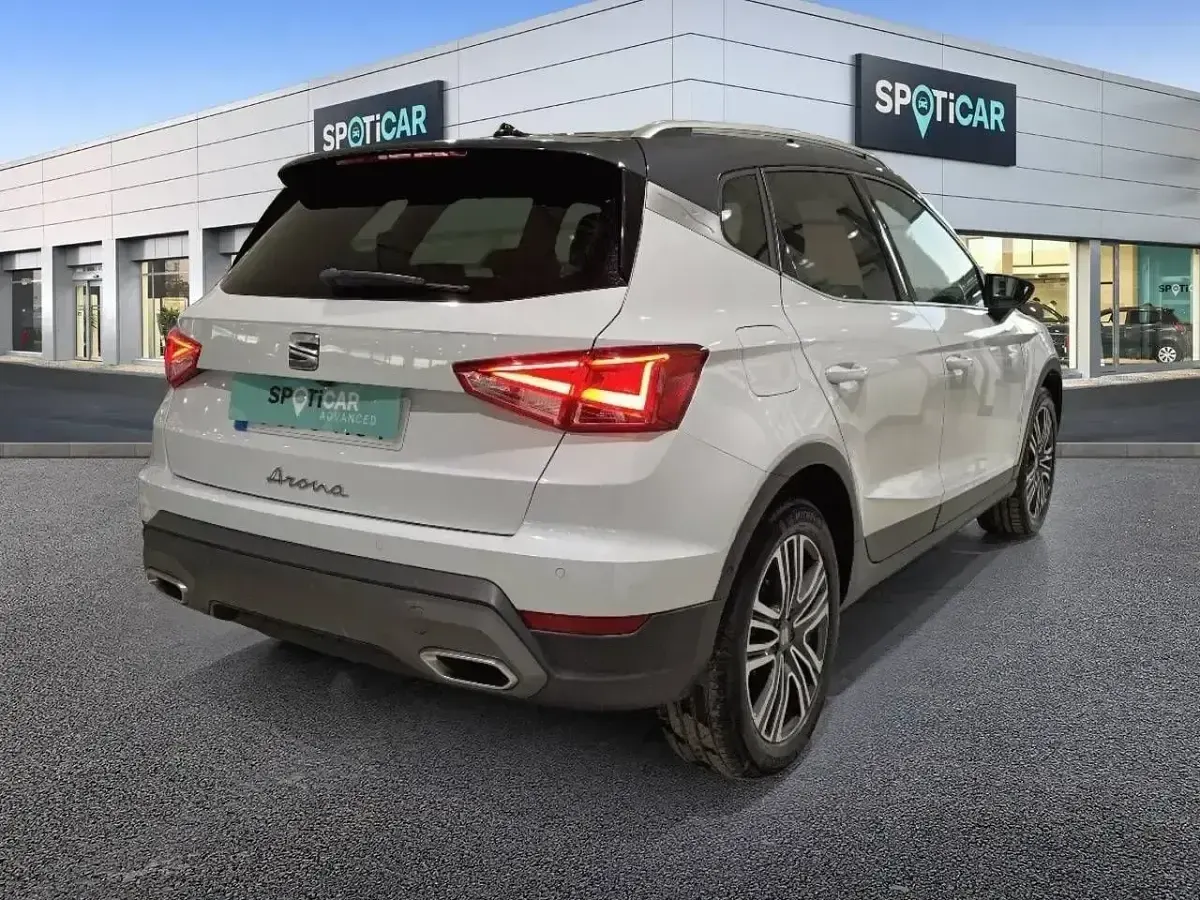 Usado Seat Arona FR 110 CV (80 kW) 2023 Blanco SUV