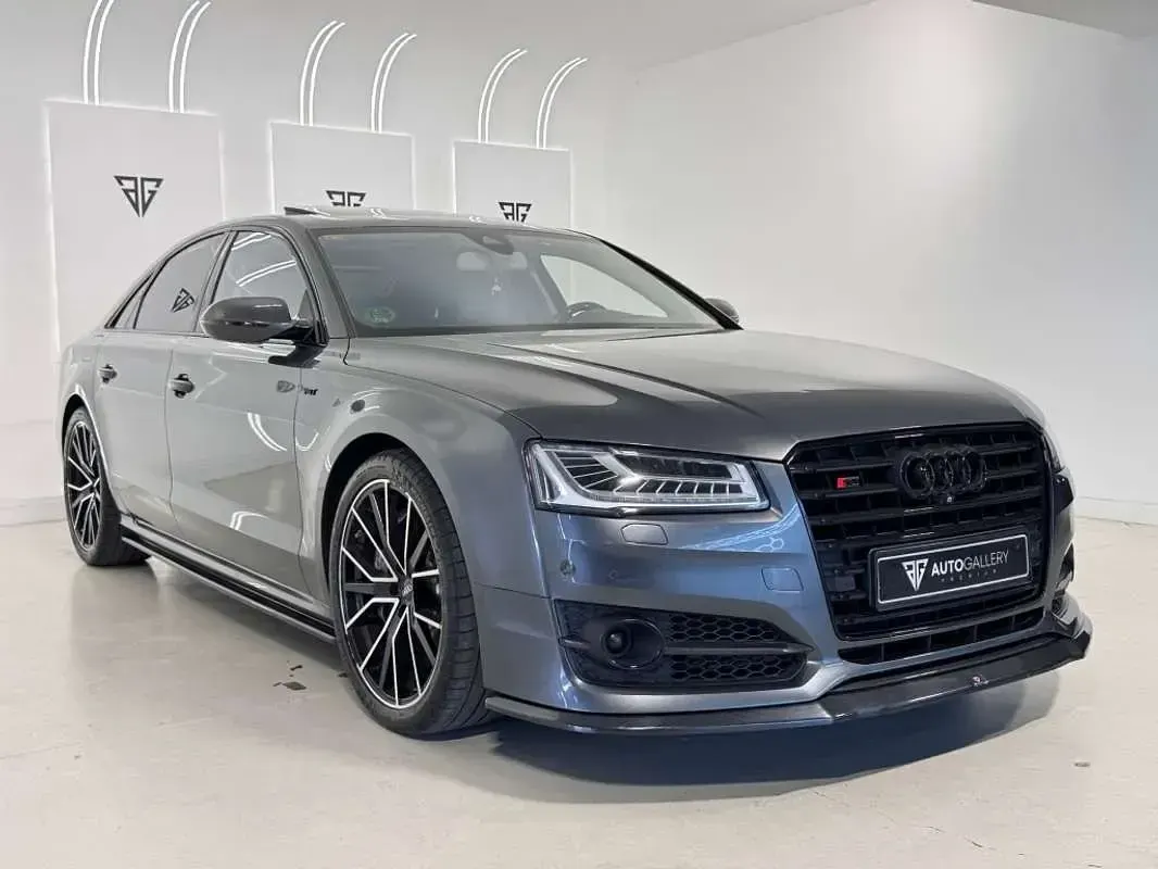 Usado Audi S8 plus 605 CV (444 kW) 2016 Gris Berlina