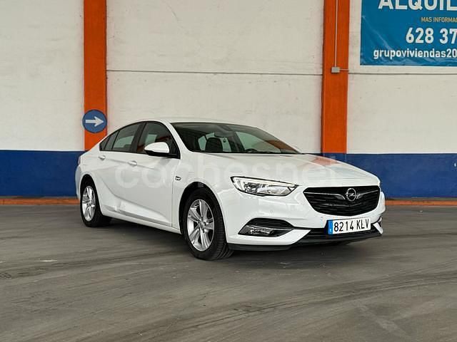 Usado Opel Insignia Selective 136 CV (100 kW) 2018 Blanco Berlina