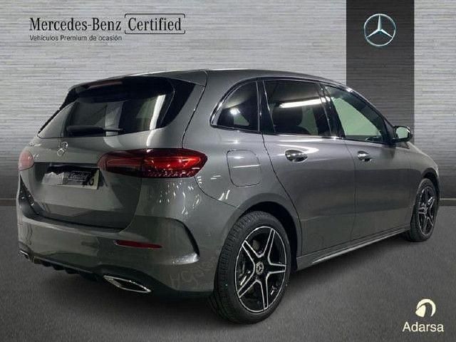 Usado Mercedes B250e AMG line 218 CV (160 kW) 2025 Gris montaña Utilitario
