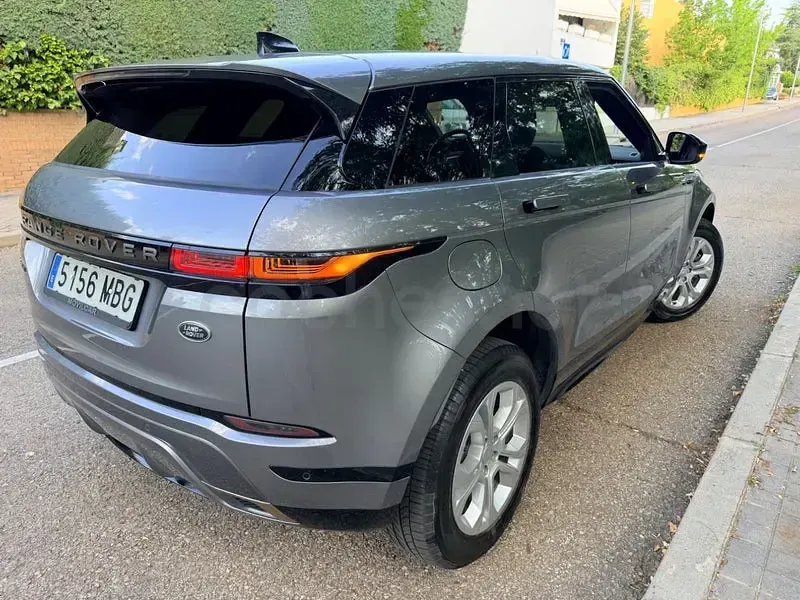 Usado Land Rover Range Rover evoque R-Dynamic 204 CV (150 kW) 2022 Gris / plata SUV
