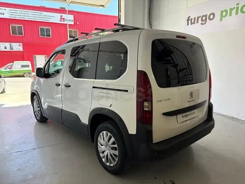 Usado Peugeot Rifter Active 75 CV (55 kW) 2018 Blanco Monovolumen