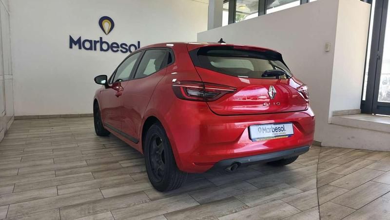 Begagnad Renault Clio V Intens 91 HK (66 kW) 2022 Röd Halvkombi