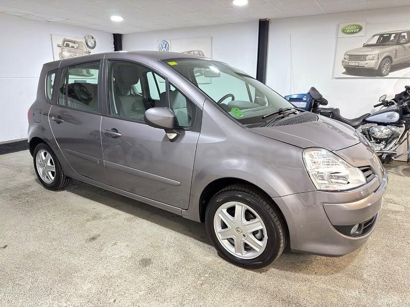 Usado Renault Grand Modus Dynamique 100 CV (73 kW) 2010 Gris / plata Monovolumen