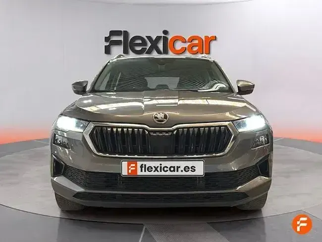 Usado Skoda Karoq Selection 150 CV (110 kW) 2024 Gris SUV