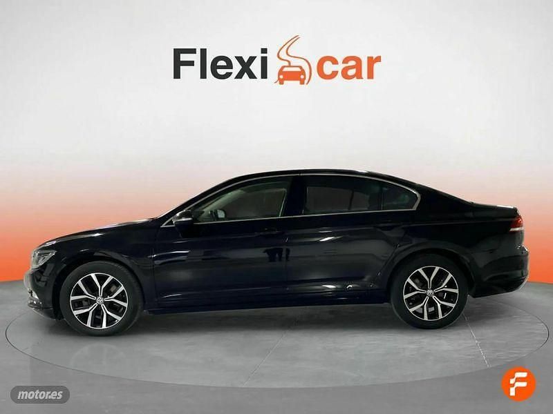 Usado VW Passat 150 CV (110 kW) 2020 Negro Berlina