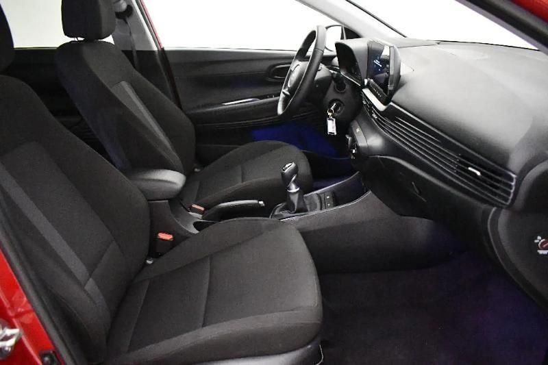 Usado Hyundai i20 100 CV (73 kW) 2025 Granate Utilitario