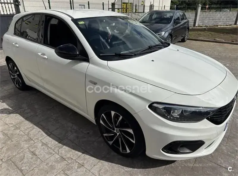 Usado Fiat Tipo 120 CV (88 kW) 2017 Blanco Berlina