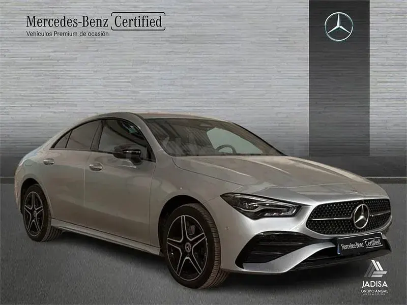Usado Mercedes CLA250e 218 CV (160 kW) 2025 Plata hightech Coupe