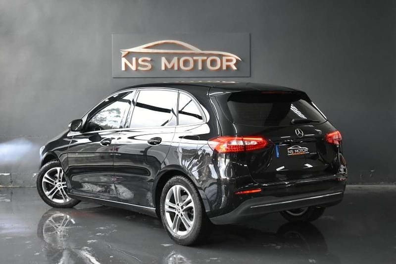 Usado Mercedes B180 136 CV (100 kW) 2019 Negro Monovolumen