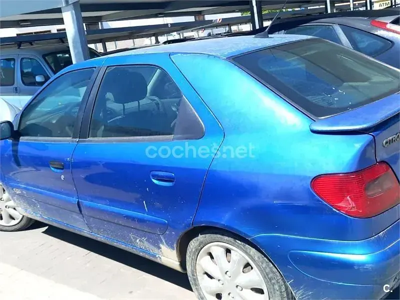 Usado Citroën Xsara 90 CV (66 kW) 2001 Azul Berlina