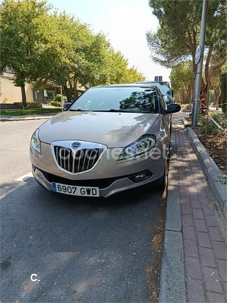 Beige Usado 2010 Lancia Delta Utilitario | 3700 € (Super precio) - Imagen 1/4