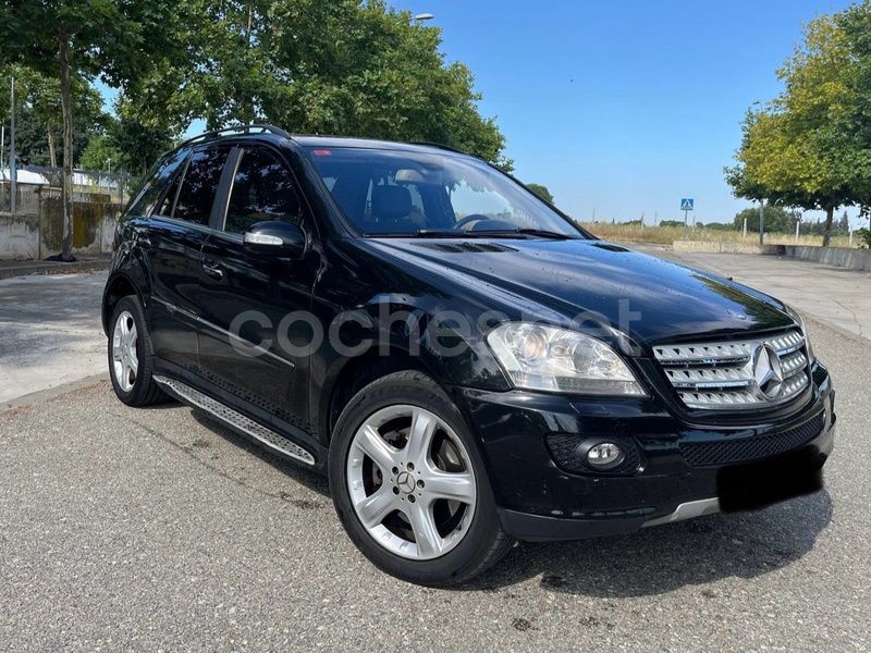 Negro Usado 2007 Mercedes ML420 SUV | 7980 € - Imagen 1/4