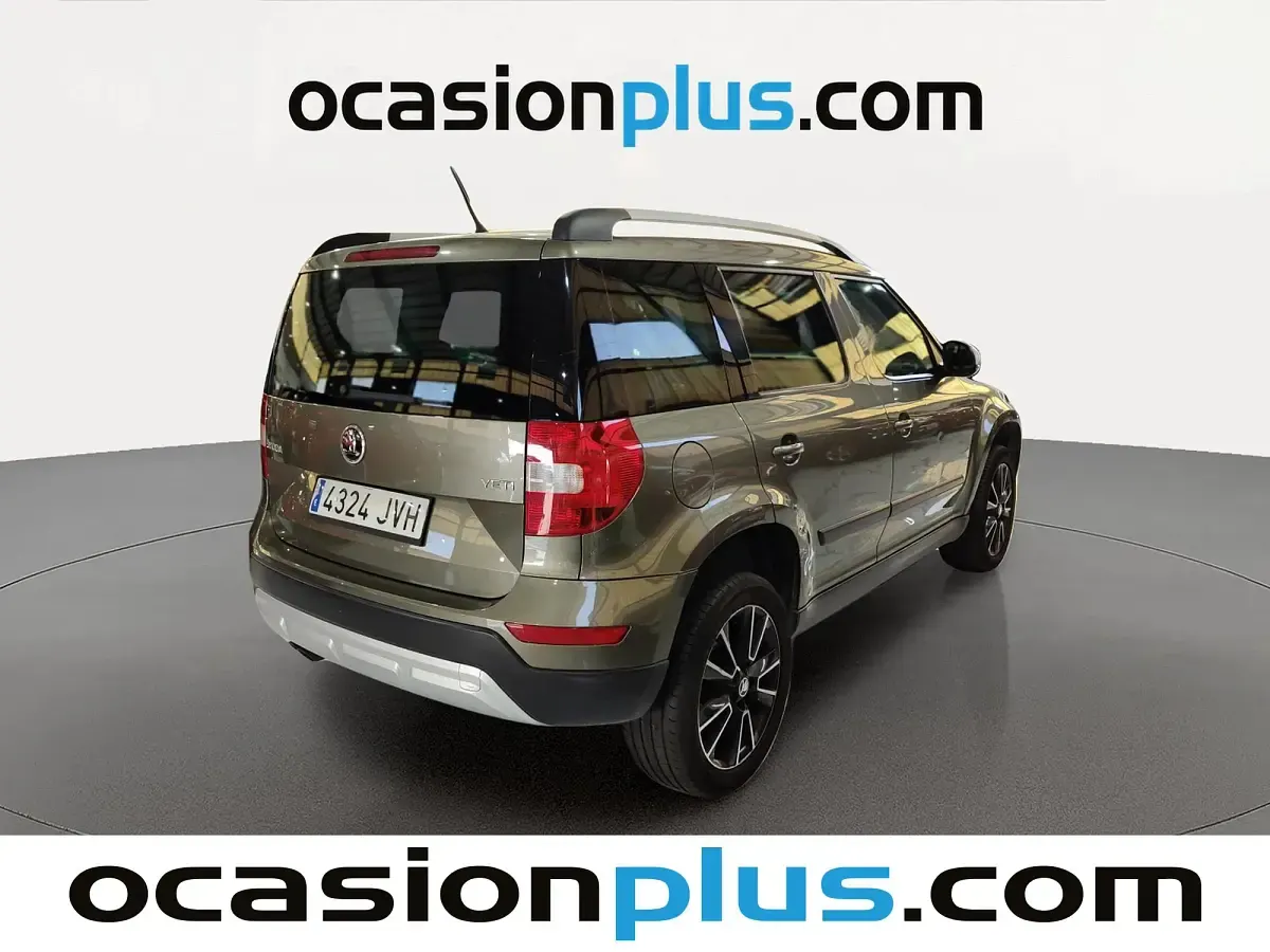 Usado Skoda Yeti 110 CV (80 kW) 2016 Verde SUV