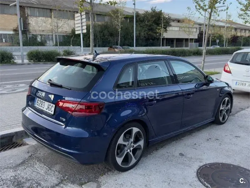 Usado Audi A3 S-Line 125 CV (91 kW) 2015 Azul Berlina
