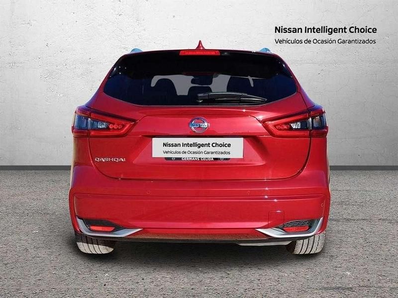 Usado Nissan Qashqai Tekna 150 CV (110 kW) 2019 Rojo SUV