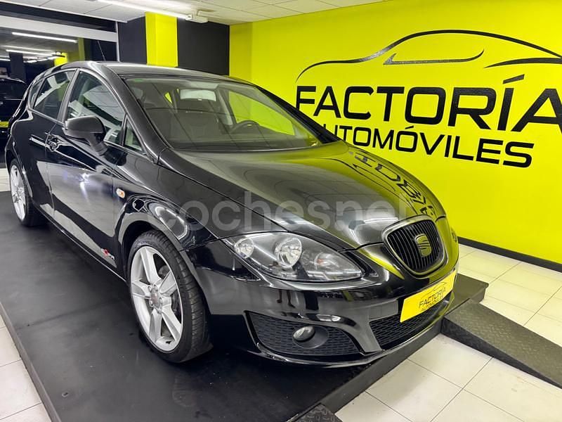 Usado Seat Leon Copa 105 CV (77 kW) 2012 Negro Berlina