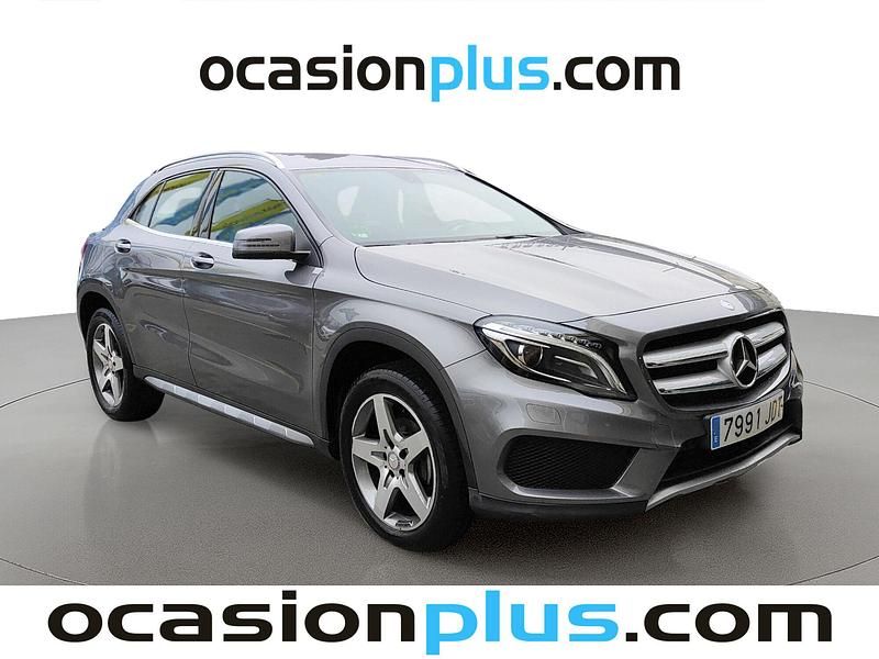 Usado Mercedes GLA200 AMG line 136 CV (100 kW) 2015 Gris SUV