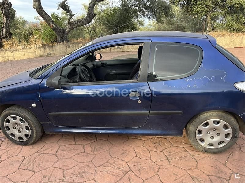 Azul Usado 2001 Peugeot 206 Berlina | 1500 € (Buen precio) - Imagen 1/2