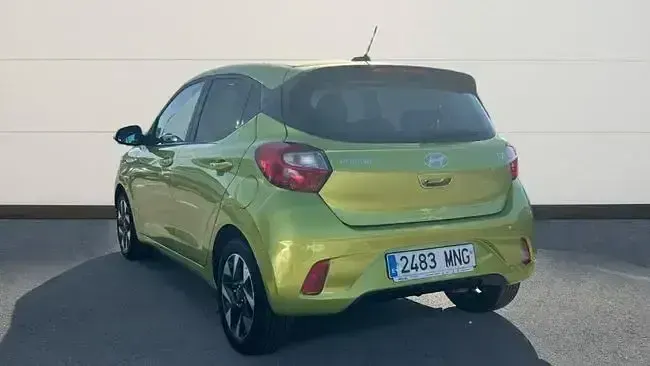 Usado Hyundai i10 67 CV (49 kW) 2024 Verde Utilitario