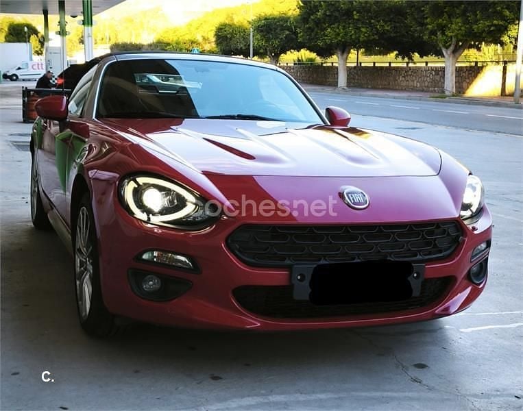 Usado Fiat 124 Spider Lusso 140 CV (102 kW) 2017 Rojo Descapotable