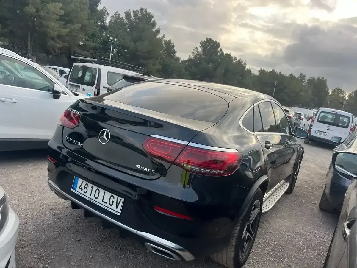 Usado Mercedes GLC220 194 CV (142 kW) 2020 Negro SUV
