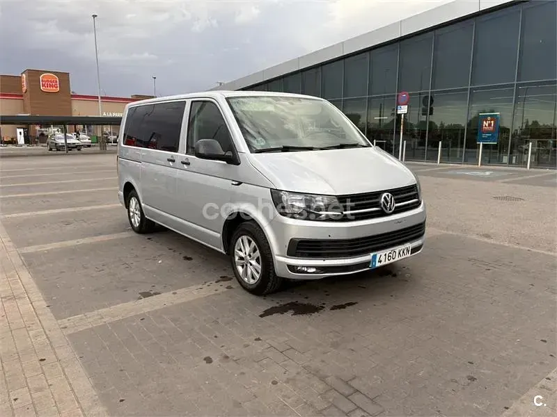 Usado VW Multivan 150 CV (110 kW) 2018 Gris / plata Monovolumen