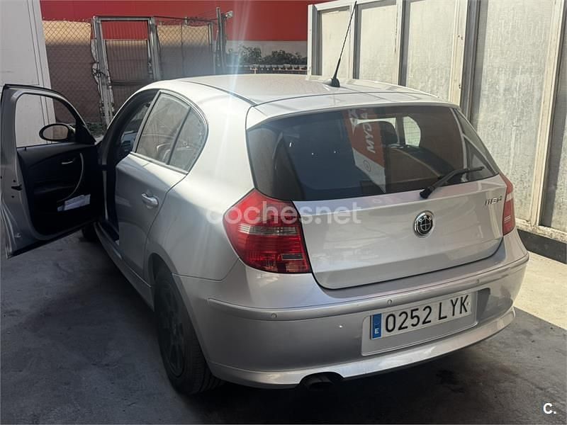 Usado BMW 118 122 CV (89 kW) 2007 Gris / plata Utilitario