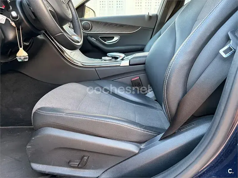 Usado Mercedes C220 170 CV (125 kW) 2018 Azul Familiar