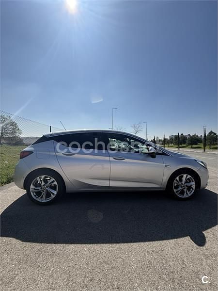 Usado Opel Astra Excellence 136 CV (100 kW) 2016 Gris / plata Berlina