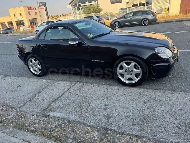 Usado Mercedes SLK230 197 CV (144 kW) 2001 Negro Descapotable
