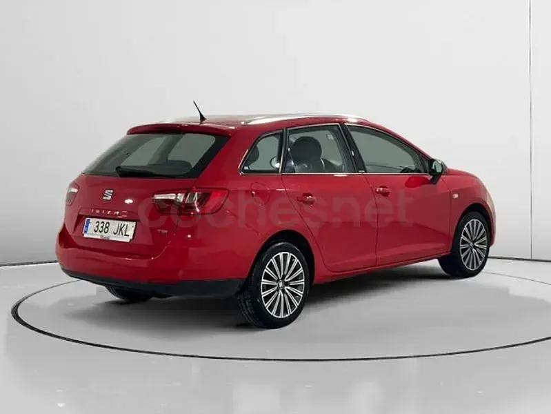 Usado Seat Ibiza ST Style 105 CV (77 kW) 2015 Rojo Familiar