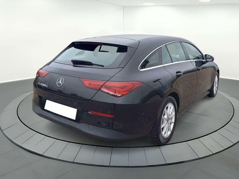 Usado Mercedes CLA180 Shooting Brake Business 116 CV (85 kW) 2020 Negro Familiar