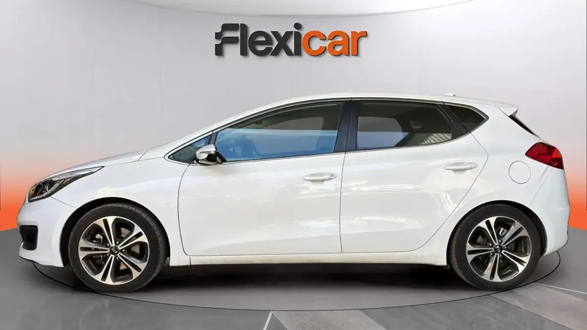 Usado Kia Ceed 136 CV (100 kW) 2018 Blanco Utilitario