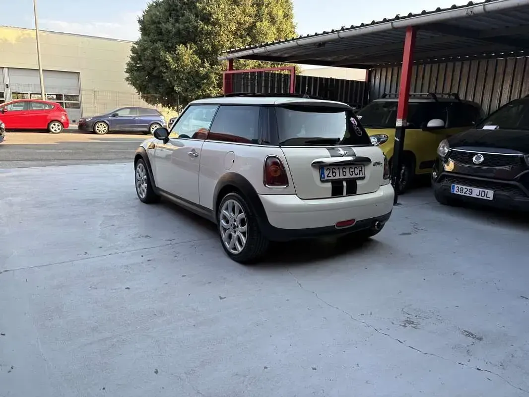Usado Mini Cooper D 110 CV (80 kW) 2008 Beige Utilitario