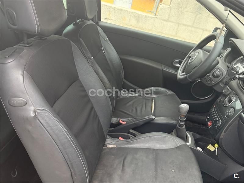 Usado Renault Clio II Privilege 105 CV (77 kW) 2007 Azul Berlina