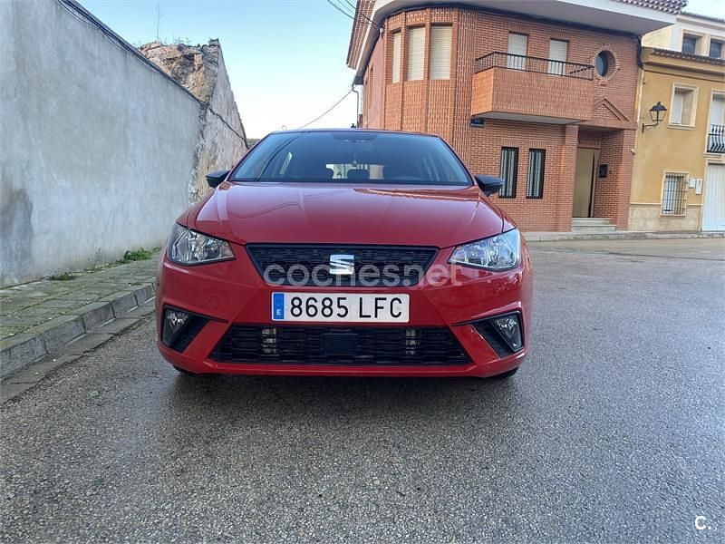 Rojo Usado 2020 Seat Ibiza Reference Berlina | 11.000 € (Buen precio) - Imagen 1/3