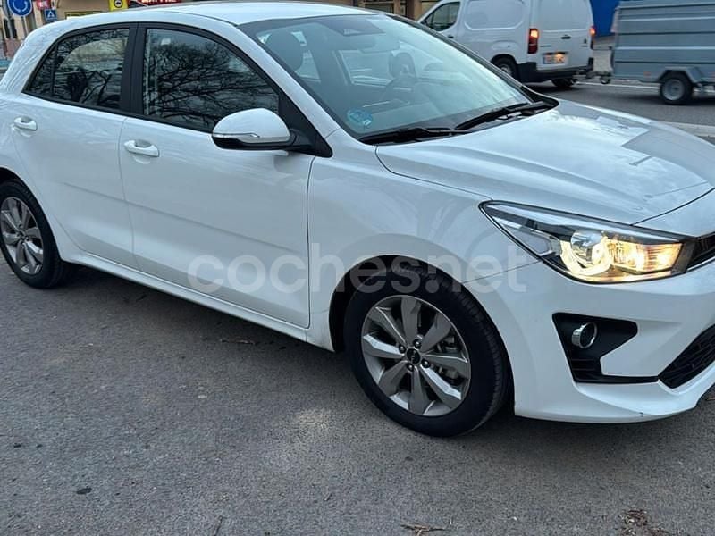 Usado Kia Rio 100 CV (73 kW) 2021 Blanco Berlina