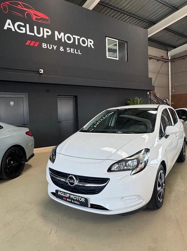 Usado Opel Corsa Selective 75 CV (55 kW) 2015 Blanco Utilitario