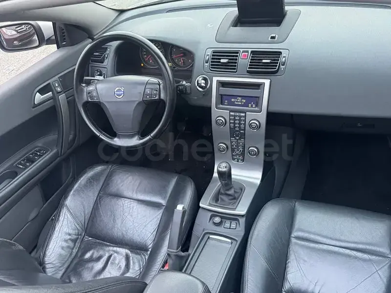 Usado Volvo C70 Momentum 136 CV (100 kW) 2007 Gris / plata Descapotable