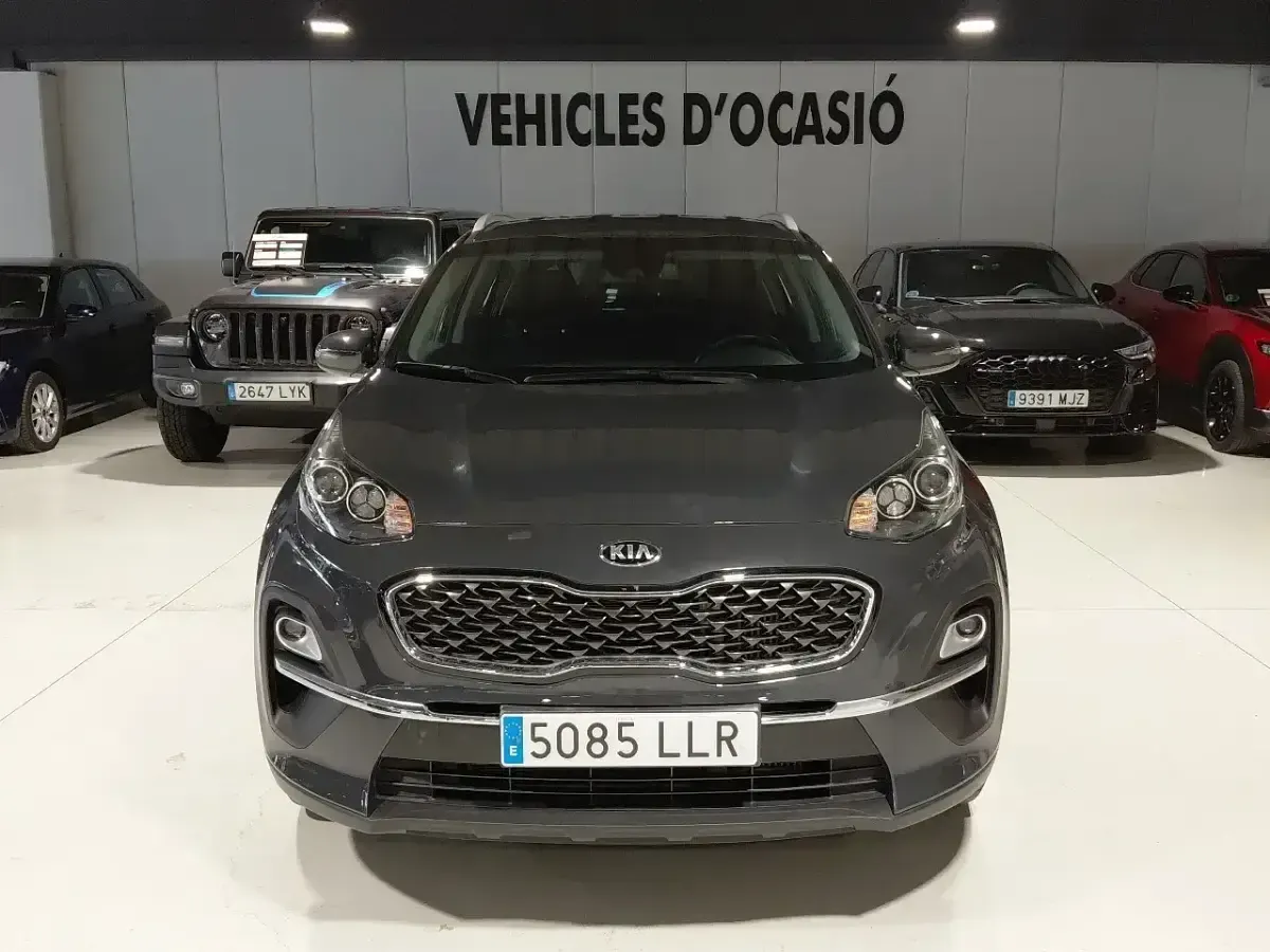 Usado Kia Sportage 136 CV (100 kW) 2020 Gris SUV